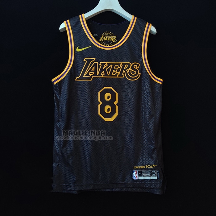 Maglia
 Kobe Bryant NO 8 Los Angeles Lakers Black Mamba Autentico
 Nero
